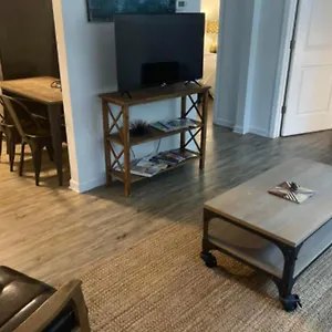  Apartment Special! 2 Queen Bedroom Minutes To Broadway! United States